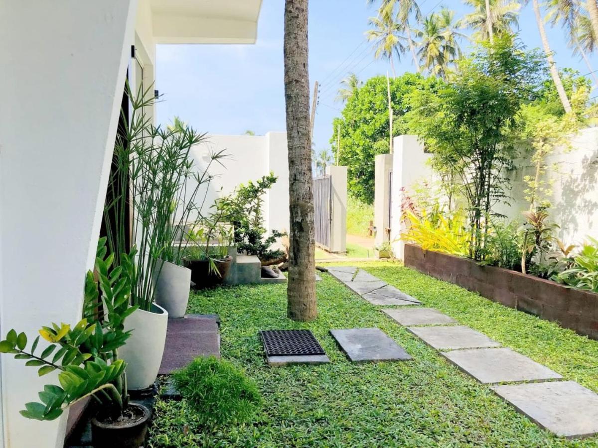 Ayona Beach Villa Katuneriya Εξωτερικό φωτογραφία